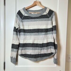 Ply 100% Cashmere Long Sleeve Neutral Color Striped Sweater Black Gray White 🕊️🩶